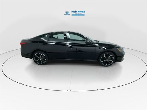 Used 2024 Nissan Altima 2.5 SR image 3