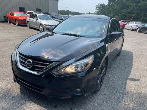 Used 2017 Nissan Altima 2.5 SR w/ Midnight Edition Package FWD image 5