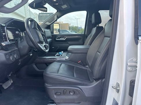 Used 2025 Chevrolet Silverado 2500 LTZ w/ LTZ Convenience Package AWD/4WD image 8