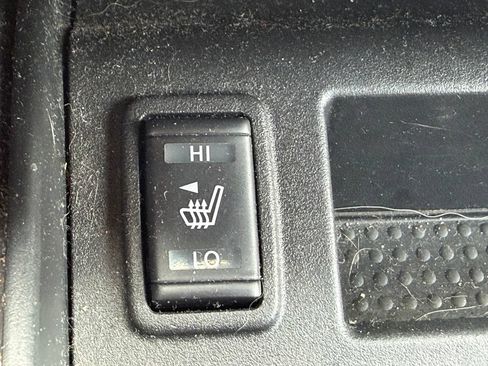 Used 2018 Nissan Titan SV w/ SV Convenience Package AWD/4WD image 36
