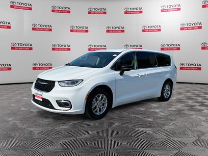 Used 2024 Chrysler Pacifica Touring-L