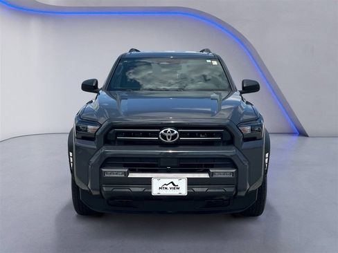Used 2025 Toyota 4Runner SR5 AWD/4WD image 8