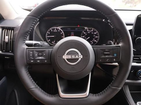 Certified 2025 Nissan Pathfinder SL w/ SL Premium Package FWD image 13