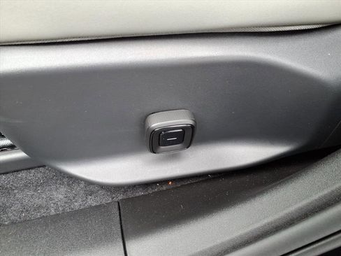 New 2025 Volvo EX30 Plus w/ Protection Package Premier image 14