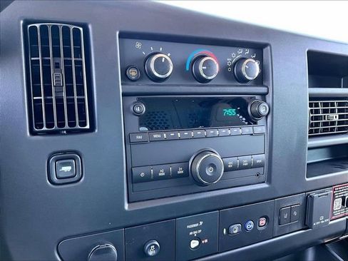 New 2025 Chevrolet Express 2500 w/ Enhanced Convenience Package RWD image 19