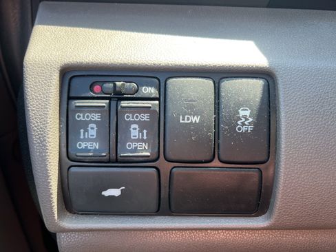 Used 2015 Honda Odyssey EX-L image 19