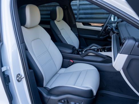 New 2026 Porsche Cayenne S image 36