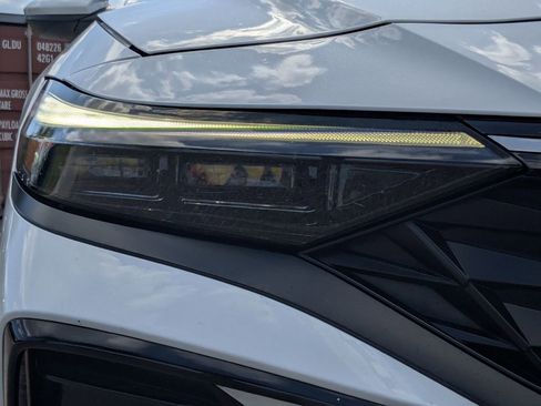 Used 2025 Hyundai Elantra SEL FWD image 12