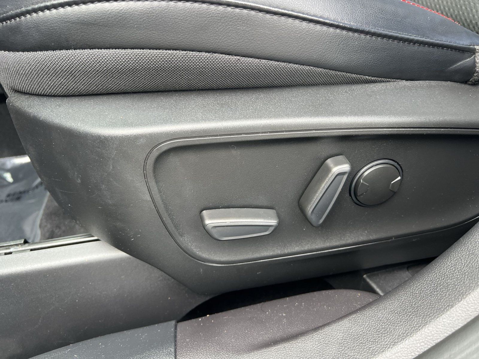 Used 2023 Ford Escape ST-Line AWD/4WD image 14