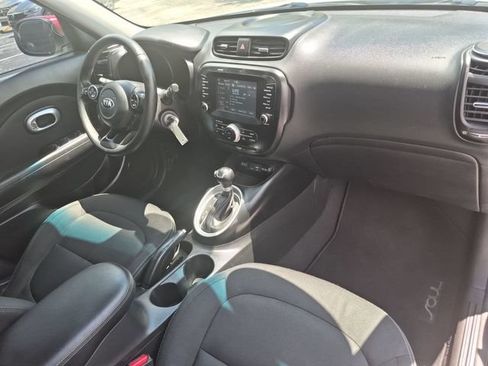 Used 2018 Kia Soul + FWD image 25