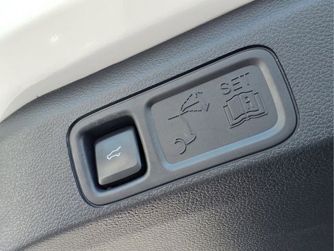 Used 2024 Ford Expedition Max XLT image 31