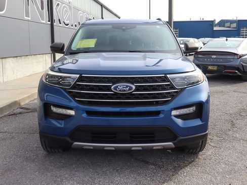 Used 2020 Ford Explorer XLT w/ Equipment Group 202A image 2