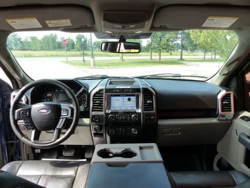 Used 2017 Ford F150 XLT w/ Equipment Group 302A Luxury AWD/4WD image 49