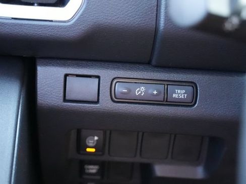 Used 2025 Nissan Frontier SV RWD image 20