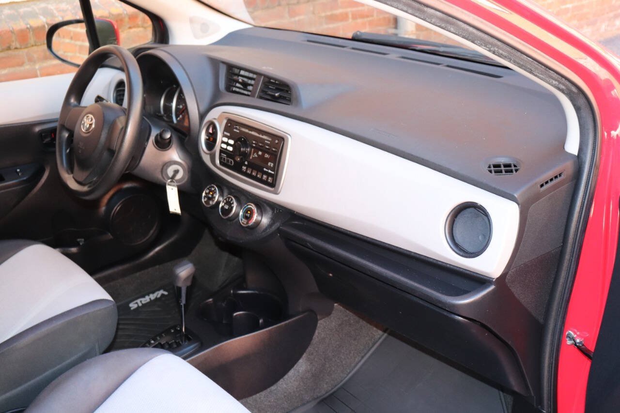Used 2014 Toyota Yaris L FWD image 25