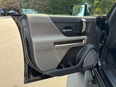 New 2025 GMC Hummer EV 2X image 19