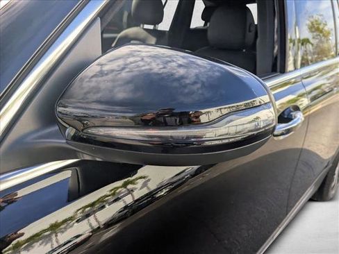 Used 2021 Mercedes-Benz GLB 250 4MATIC image 6