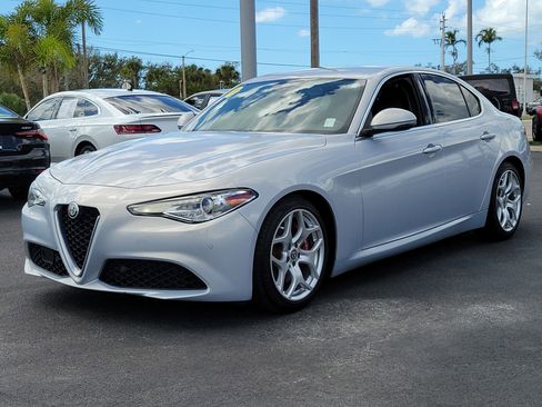 Used 2020 Alfa Romeo Giulia Ti w/ Active Blind Spot Package image 3