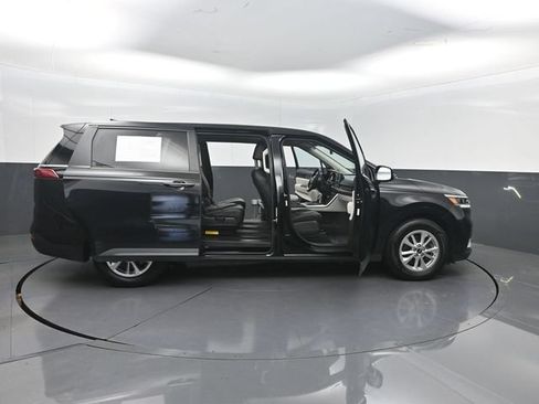 Used 2022 Kia Carnival LX FWD image 34