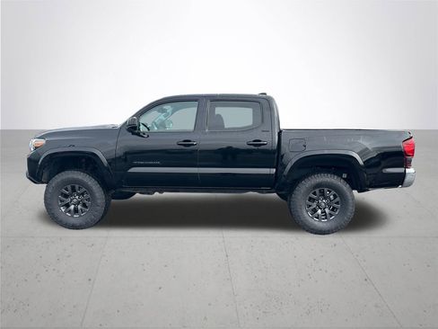 Used 2023 Toyota Tacoma SR5 w/ Black Out Package (TMS) AWD/4WD image 10