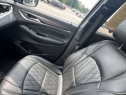 Used 2022 Buick Enclave Avenir w/ Avenir Technology Package AWD/4WD image 31