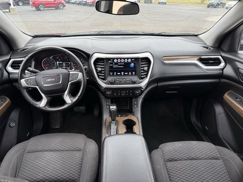 Used 2017 GMC Acadia SLE image 6