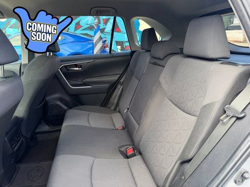 Used 2022 Toyota RAV4 XLE FWD image 15