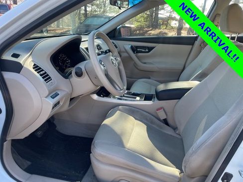 Used 2014 Nissan Altima 2.5 S w/ Display Audio Package image 8
