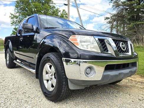 Used 2010 Nissan Frontier SE w/ SE Value Truck Pkg AWD/4WD image 11