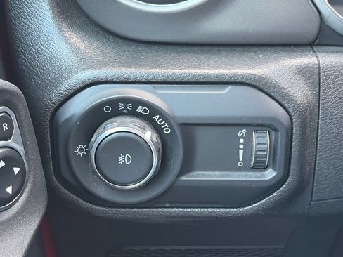 Used 2023 Jeep Wrangler Unlimited Sport AWD/4WD image 10