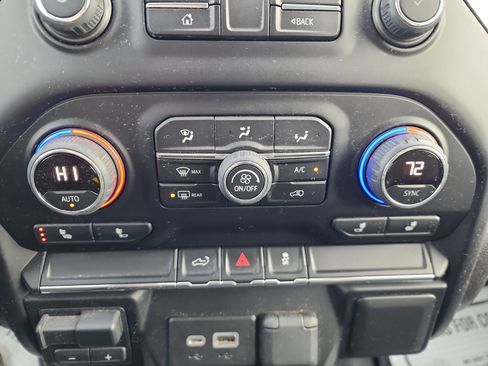 Used 2022 Chevrolet Silverado 2500 LT w/ Convenience Package image 15