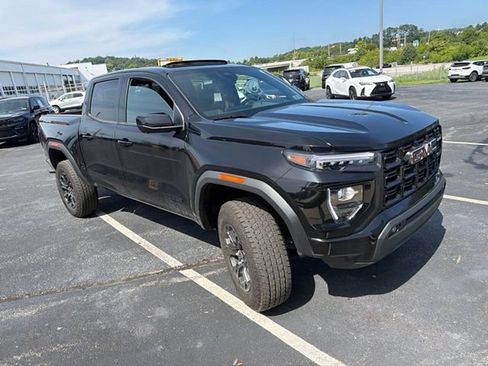 Used 2025 GMC Canyon Elevation w/ Convenience Package AWD/4WD image 4