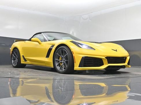 Used 2017 Chevrolet Corvette Z06 RWD image 32