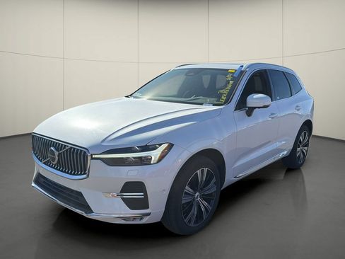 Used 2023 Volvo XC60 B5 Plus w/ Protection Package Premier FWD image 3