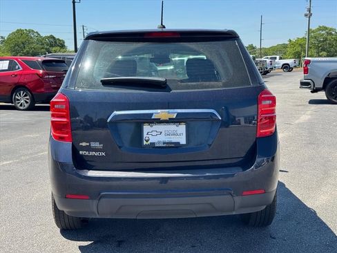 Used 2017 Chevrolet Equinox LS image 4