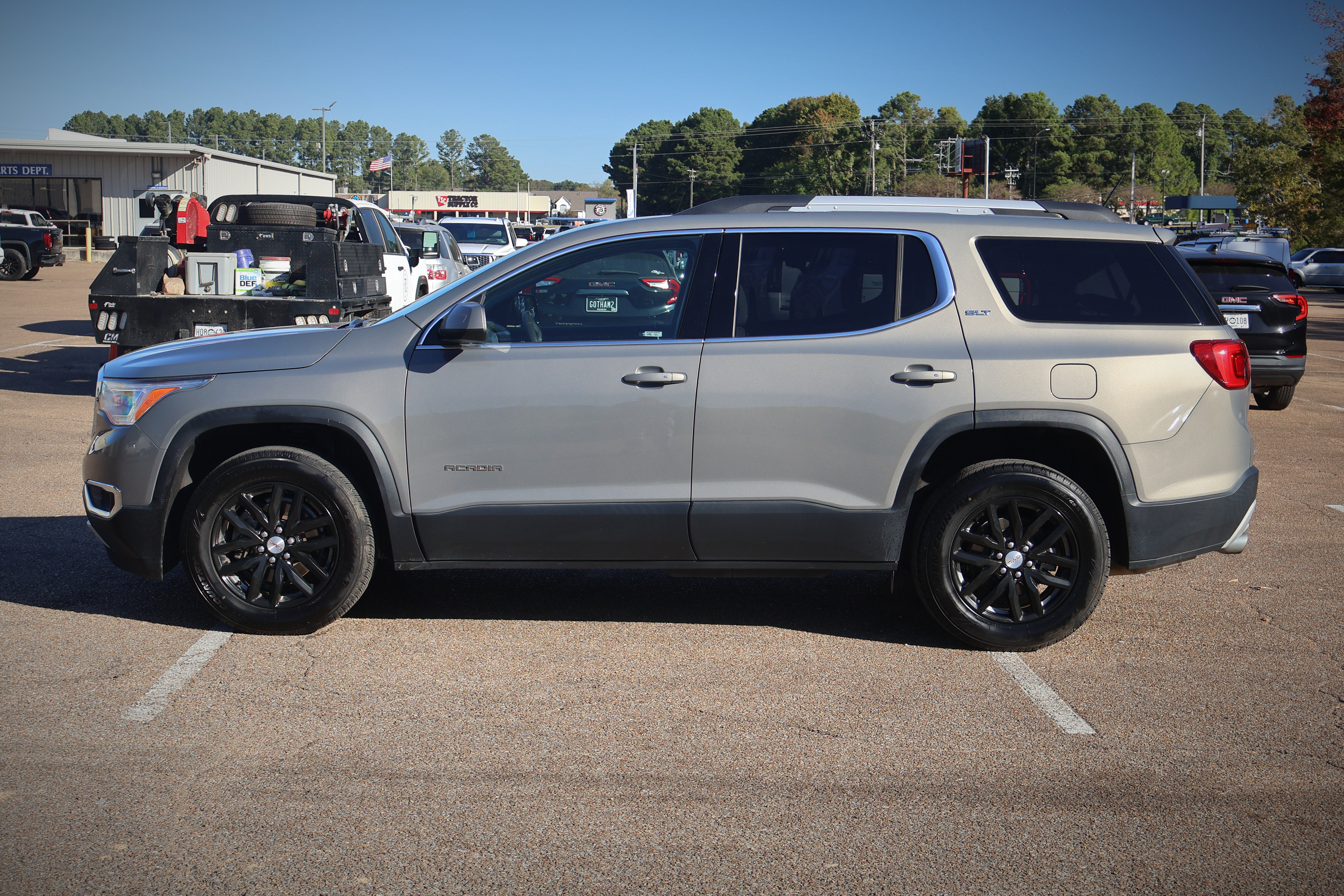 Used 2019 GMC Acadia SLT w/ LPO, Floor Liner Package FWD image 3