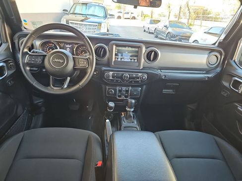 Used 2022 Jeep Gladiator Sport AWD/4WD image 14