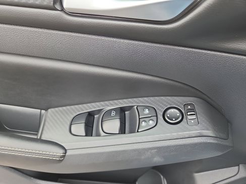 Used 2025 Nissan Altima 2.5 SV image 30