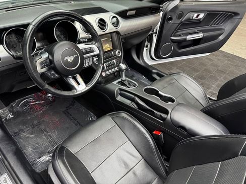 Used 2019 Ford Mustang Premium image 33