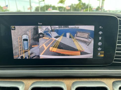 Used 2020 Mercedes-Benz GLE 450 4MATIC image 17