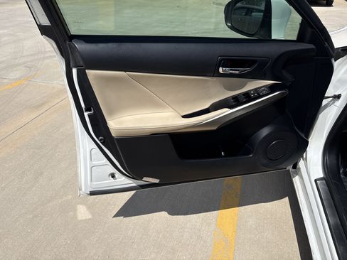 Used 2014 Lexus IS 250 w/ Premium Package RWD image 21
