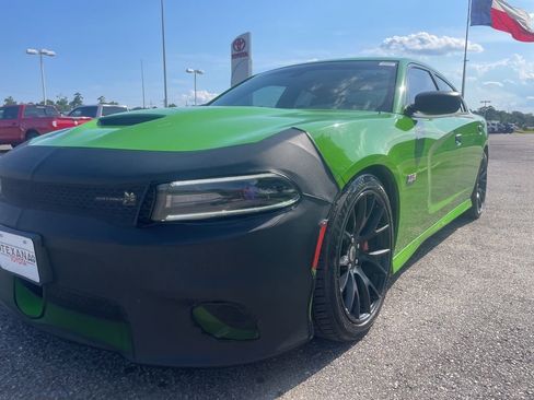 Used 2017 Dodge Charger R/T Scat Pack w/ Beats Audio Group RWD image 10