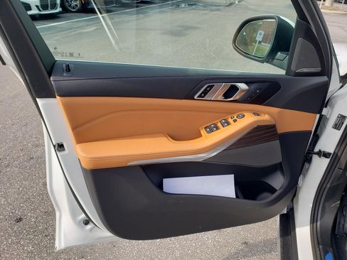 New 2026 BMW X5 xDrive40i w/ Premium Package image 12