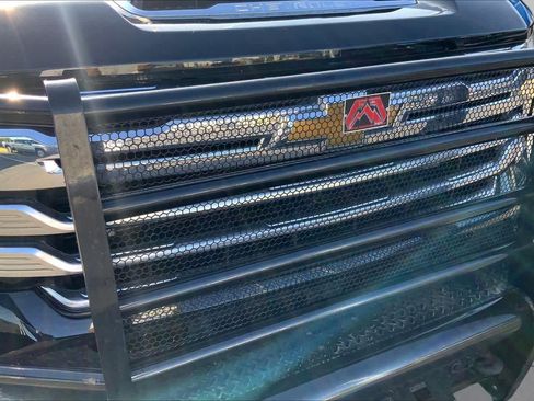 Used 2024 Chevrolet Silverado 2500 High Country w/ Technology Package AWD/4WD image 30