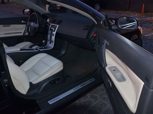 Used 2012 Volvo C70 T5 image 48