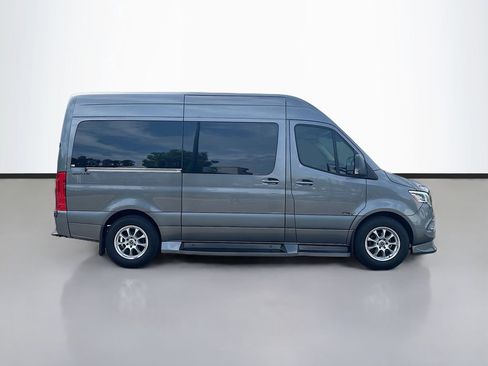 Used 2021 Mercedes-Benz Sprinter 2500 image 2