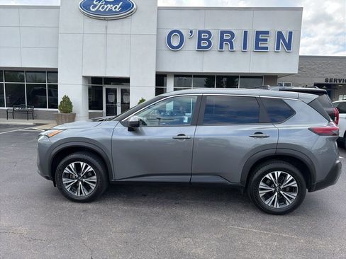 Used 2023 Nissan Rogue SV FWD image 2