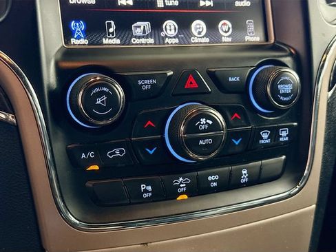 Used 2015 Jeep Grand Cherokee Overland w/ Advanced Technology Group AWD/4WD image 16