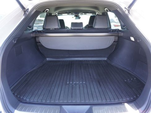 Used 2023 Toyota Venza XLE AWD/4WD image 11