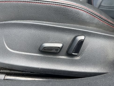 Used 2017 Volkswagen Jetta GLI FWD image 13